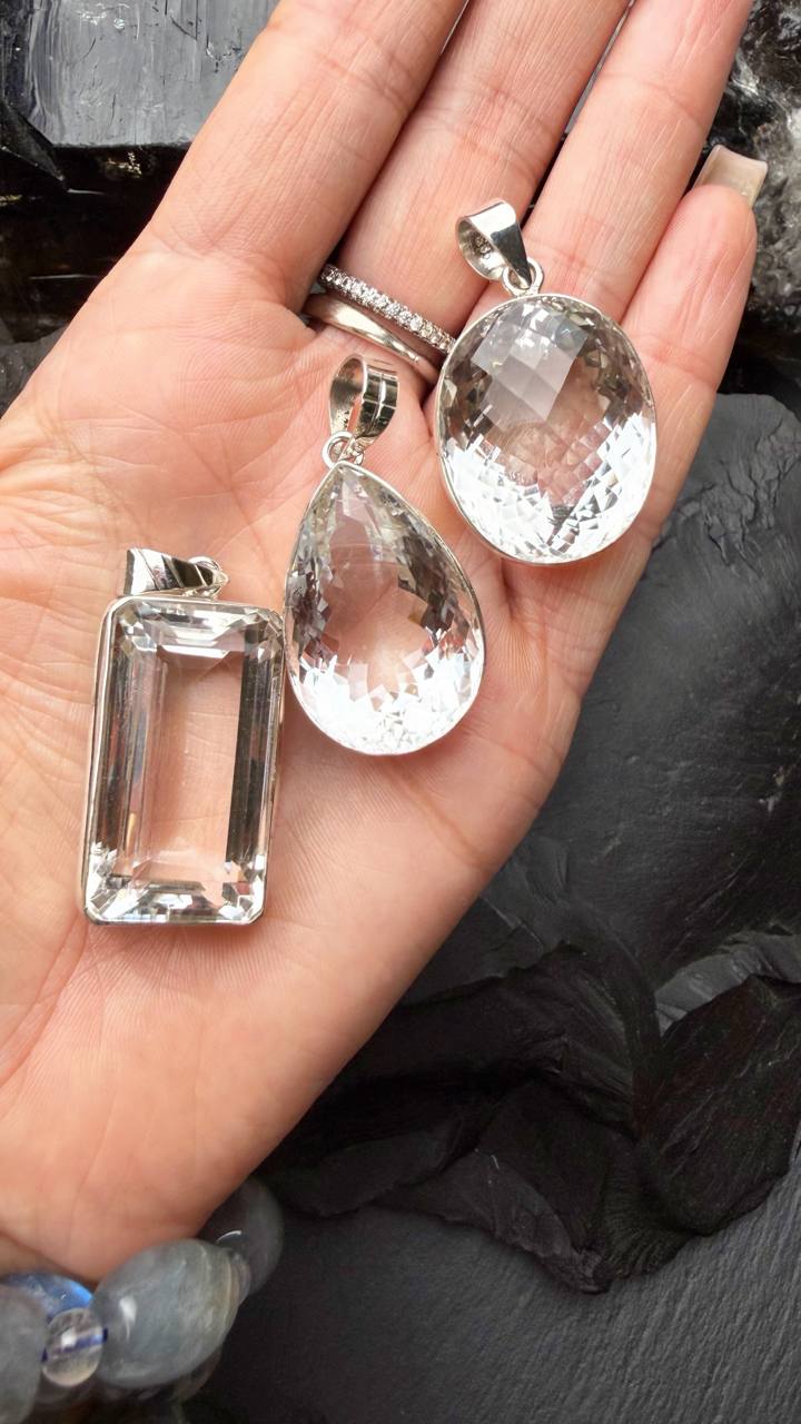 картинка Кварц прозрачный Кулон от магазина Одежда+